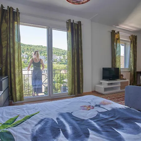 La Balance Self Check-in